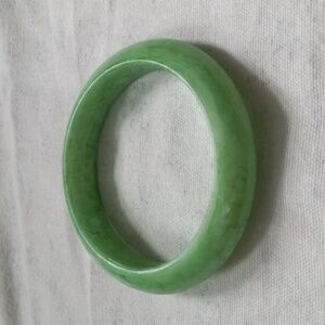 Jade chunky plastic bangle